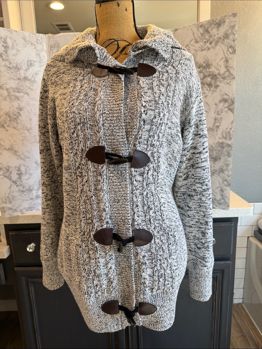 Cozy Hooded Cable Knit Toggle Sweater - Gray